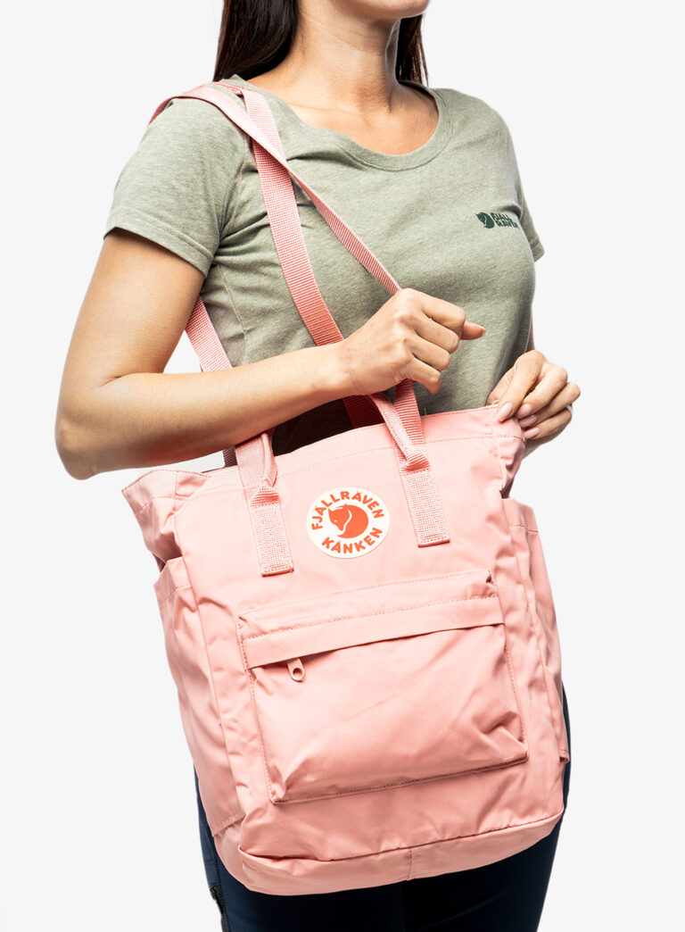 Preţ Geantă Fjallraven Kanken Totepack - pink