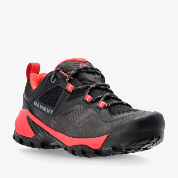 Cumpăra Ghete trekking femei Mammut Sapuen Low GTX - black/sunset