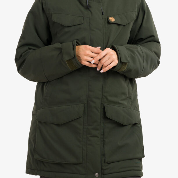 Cumpăra Haina femei Fjallraven Nuuk Parka - deep forest