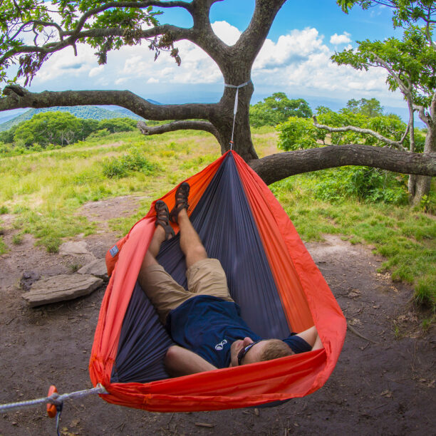 Hamac de voiaj ENO SuperSub Hammock - charcoal/orange preţ