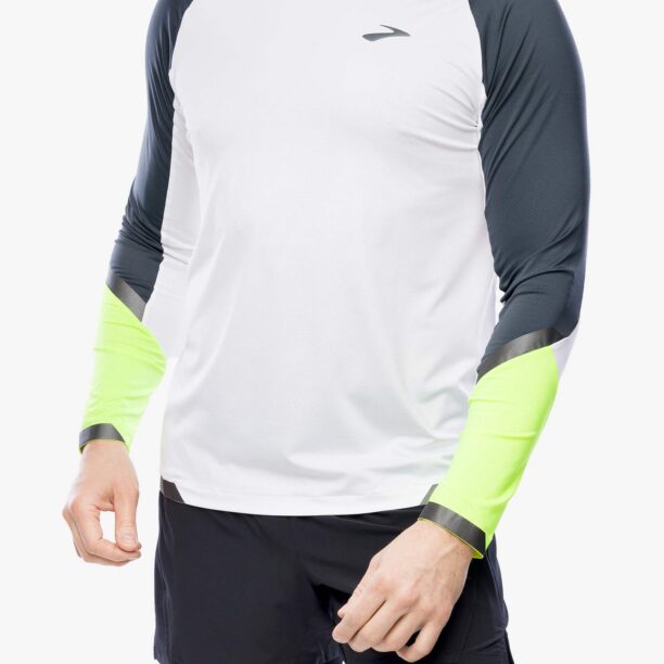 Hanorac alergare Brooks Run Visible Long Sleeve - white/asphalt/nightlife preţ