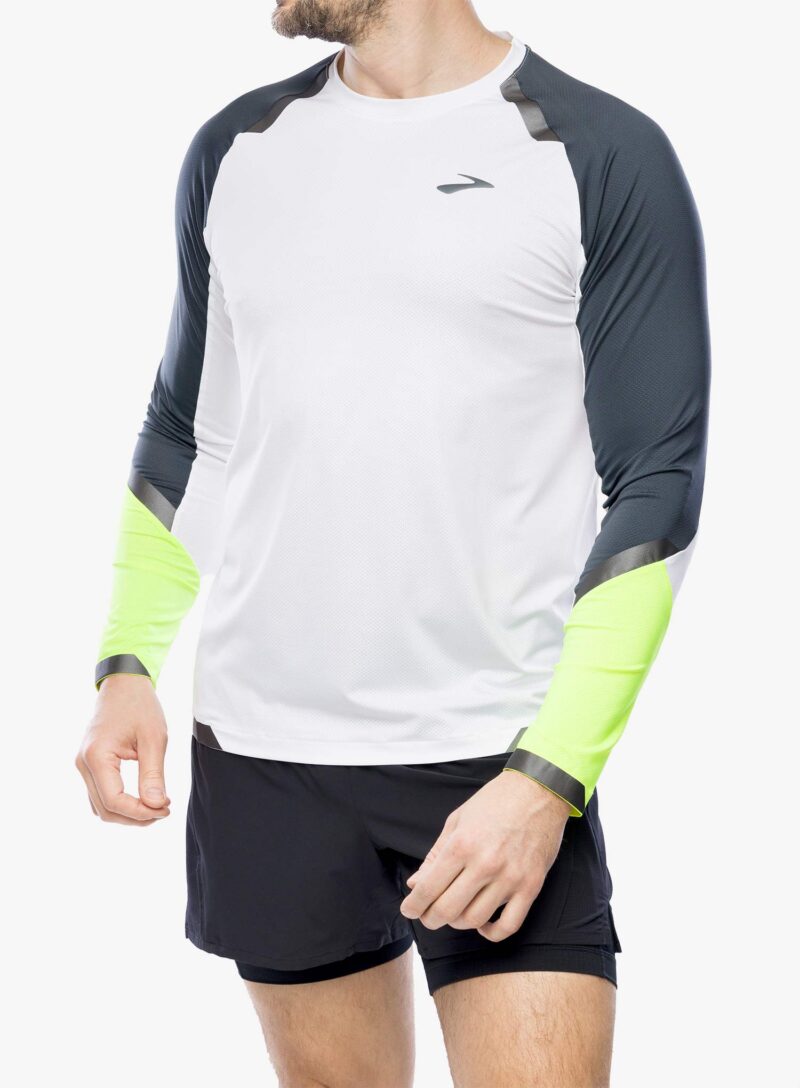 Hanorac alergare Brooks Run Visible Long Sleeve - white/asphalt/nightlife preţ