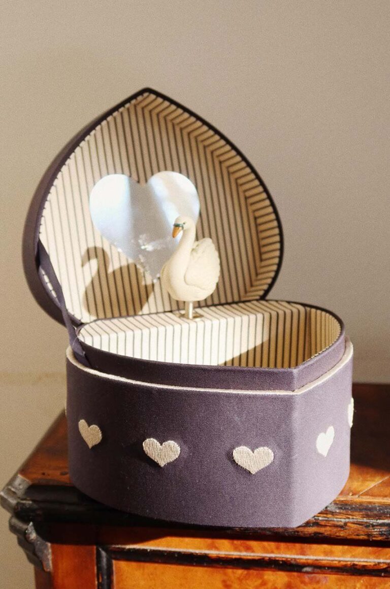 Konges Sløjd cutie muzicală TREASURE BOX SWAN KS101714