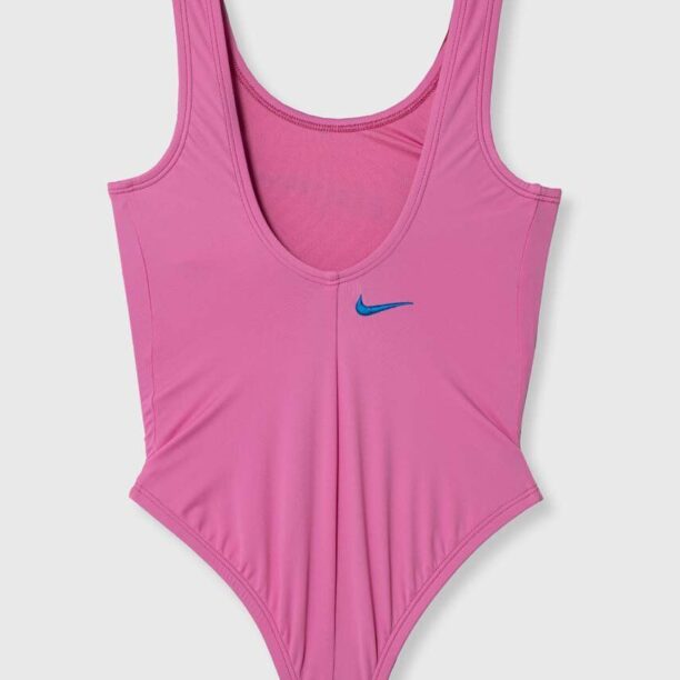 Nike Kids costum de baie dintr-o bucată pentru copii MULTI LOGO culoarea roz preţ