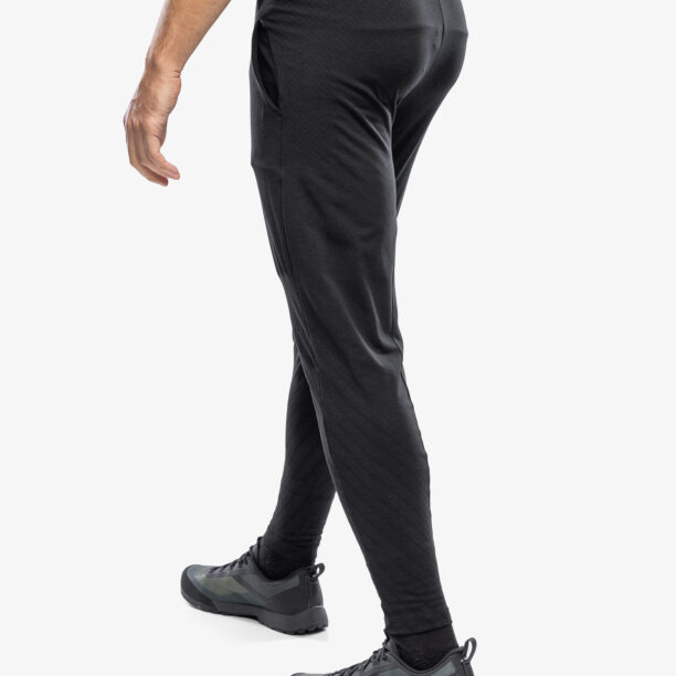 Preţ Pantaloni Compressport Seamless Pants - black melange