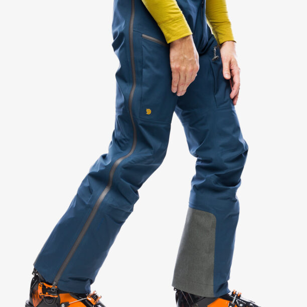 Cumpăra Pantaloni Fjallraven Bergtagen Eco-Shell Trousers - mountain blue