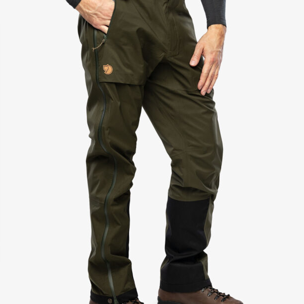 Cumpăra Pantaloni Fjallraven Keb Eco-Shell Trousers - deep forest