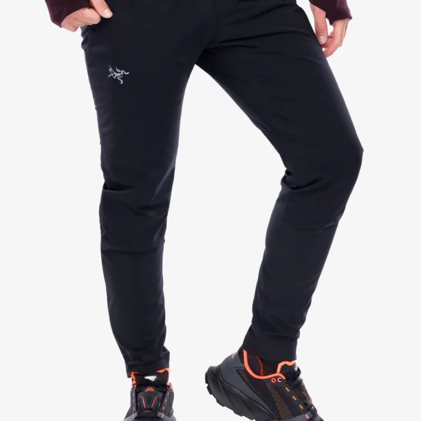 Cumpăra Pantaloni alergare Arcteryx Norvan Insulated Pant - black