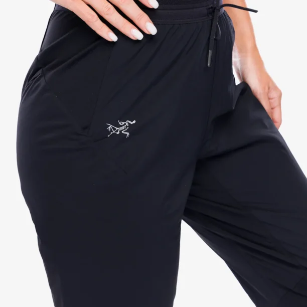 Original Pantaloni alergare femei Arcteryx Norvan Insulated Pant - black