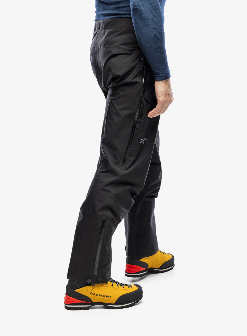 Preţ Pantaloni cu membrana Arcteryx Beta AR Pant - blk