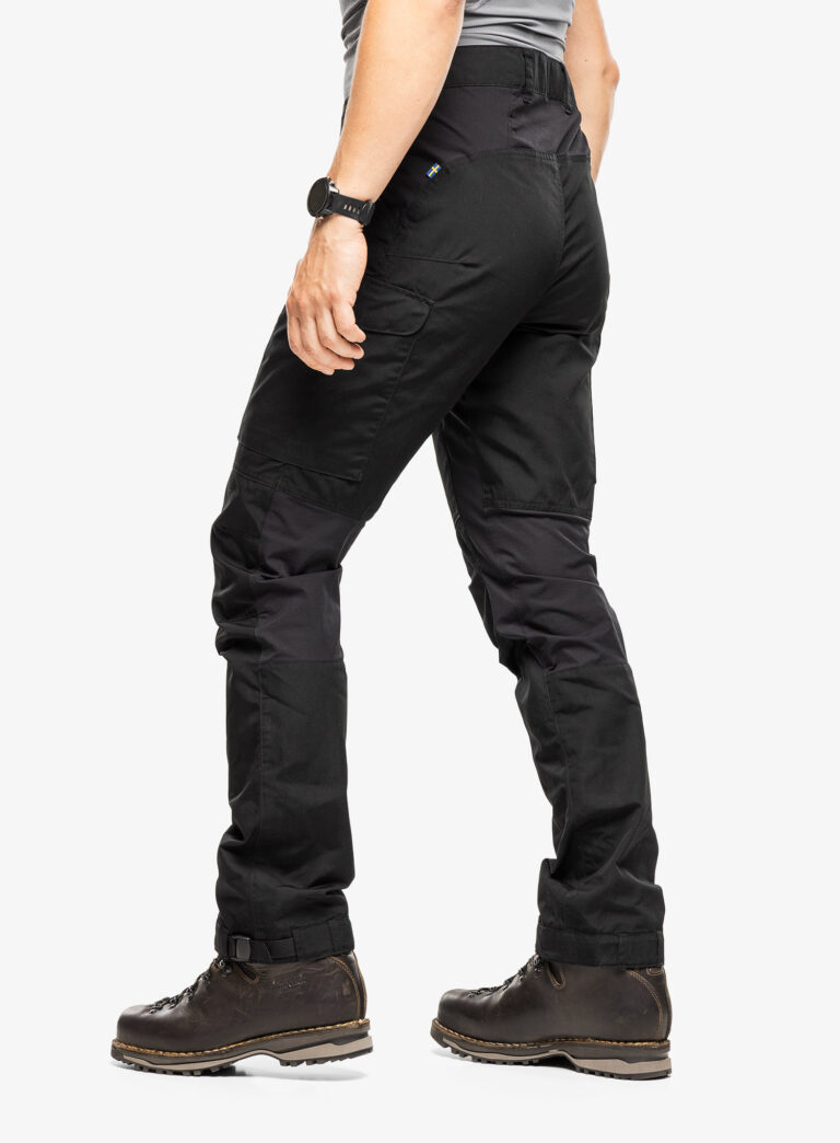 Pantaloni drumetie Fjallraven Kaipak Trousers - black preţ