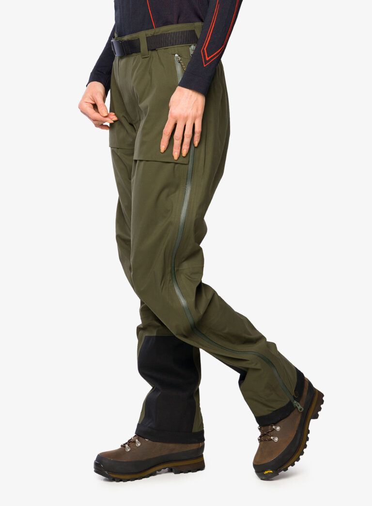 Cumpăra Pantaloni femei Fjallraven Keb Eco-Shell Trousers - deep forest