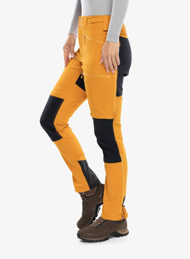 Preţ Pantaloni femei Haglofs Rugged Slim Pant - desert yellow/true black