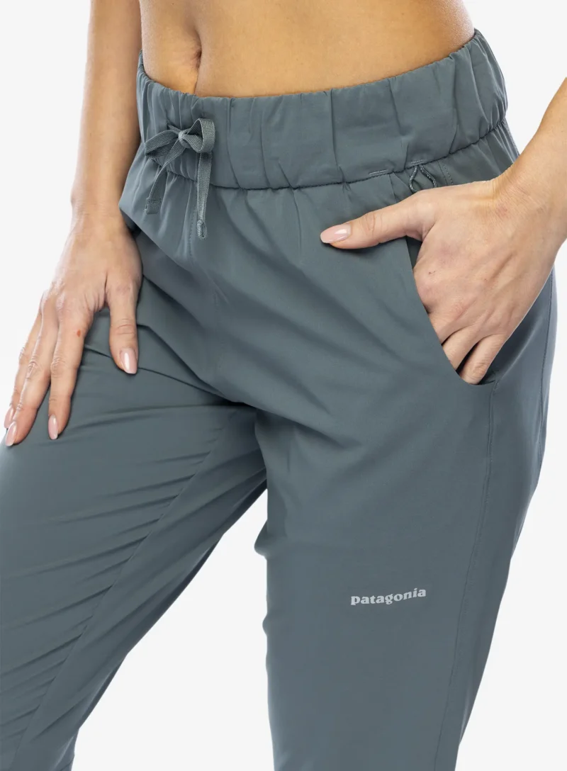 Original Pantaloni femei Patagonia Terrebonne Joggers - lose it nouveau green