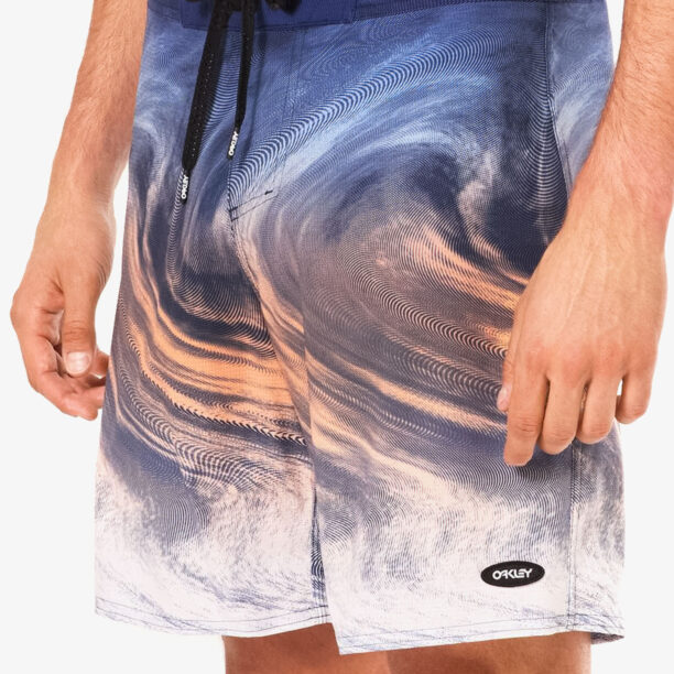 Pantaloni scurti Oakley Cosmic Tides 18 Boardshort - gradient swirl bl/og preţ