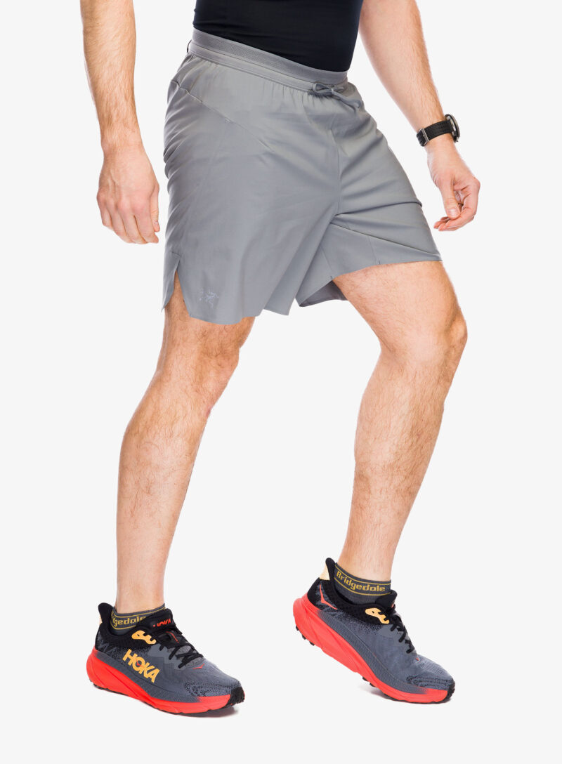 Cumpăra Pantaloni scurti alergare Arcteryx Norvan Short 7 in - void/void