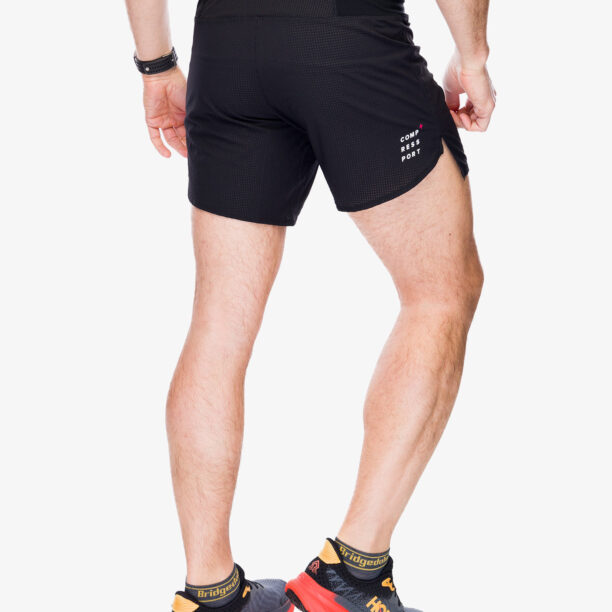 Pantaloni scurti alergare Compressport Trail Racing Overshort - black preţ