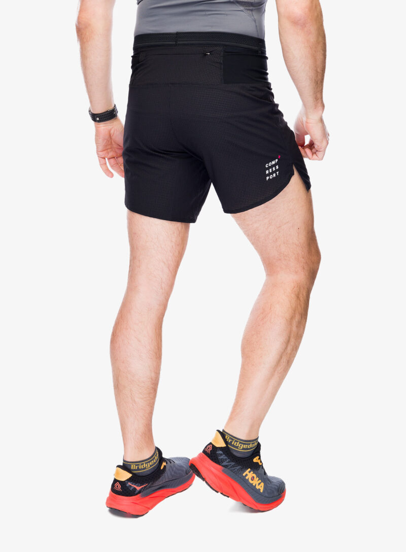 Pantaloni scurti alergare Compressport Trail Racing Overshort - black preţ