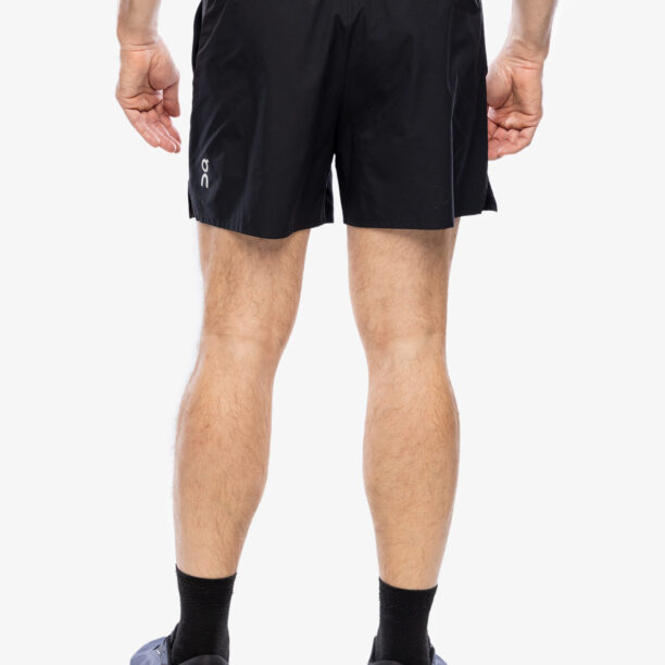 Pantaloni scurti alergare On Running Essential Shorts - black preţ