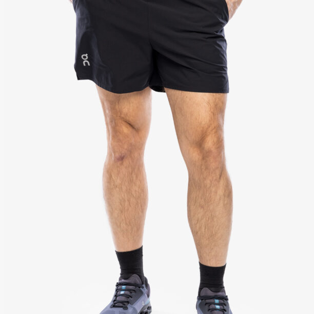 Pantaloni scurti alergare On Running Essential Shorts - black