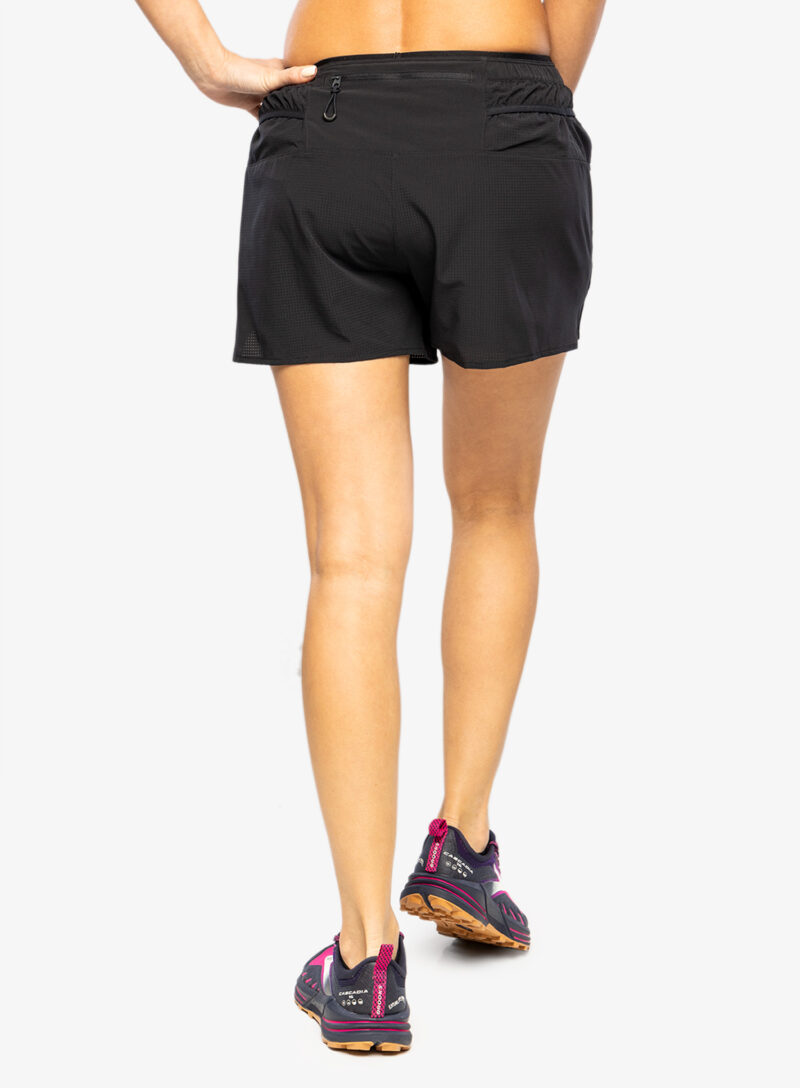 Pantaloni scurti alergare femei Brooks High Point 3 2-in-1 Short - black preţ