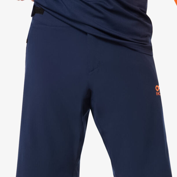 Pantaloni scurti ciclism Oakley Factory Pilot Lite Short - team navy preţ