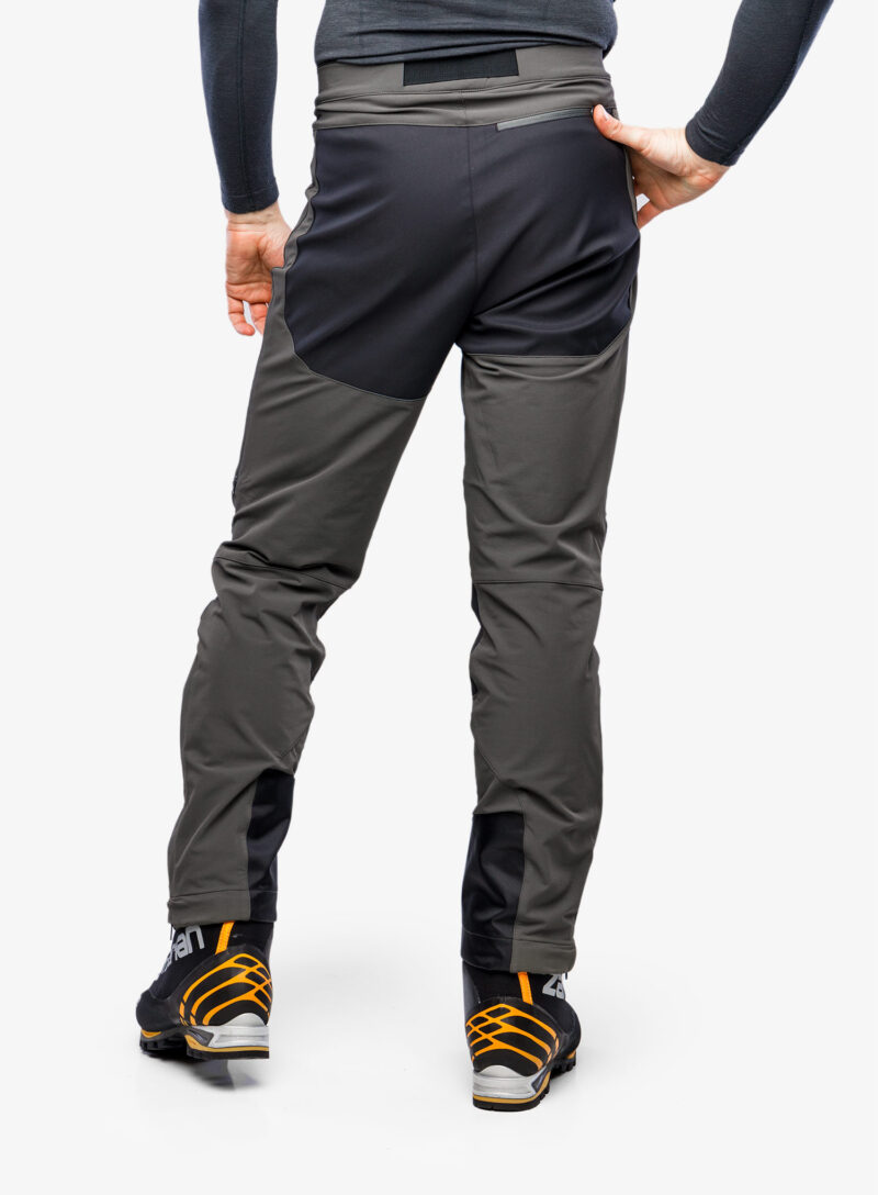 Pantaloni softshell Mountain Equipment Mission Pant - graphite/black preţ