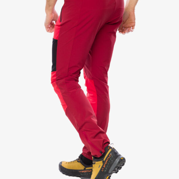 Preţ Pantaloni softshell Vaude Scopi Pants III - carmine