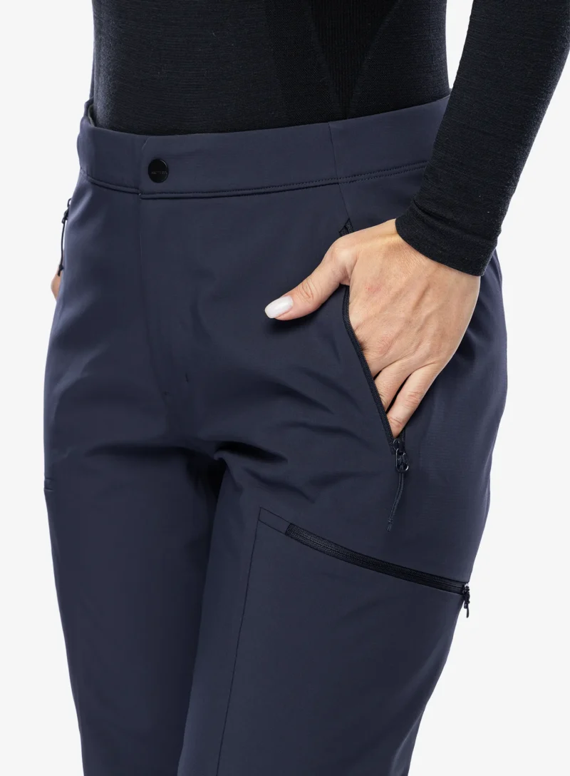 Original Pantaloni softshell femei Arcteryx Gamma MX Pant - black sapphire