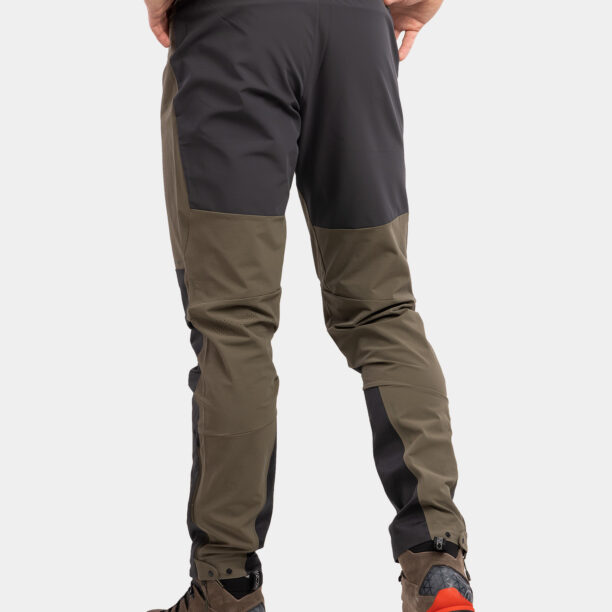 Pantaloni trekking BlackYak Aceh Pants - ivy green preţ