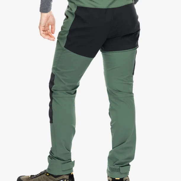 Pantaloni trekking Haglofs Rugged Slim Pant - fjell green/true black preţ