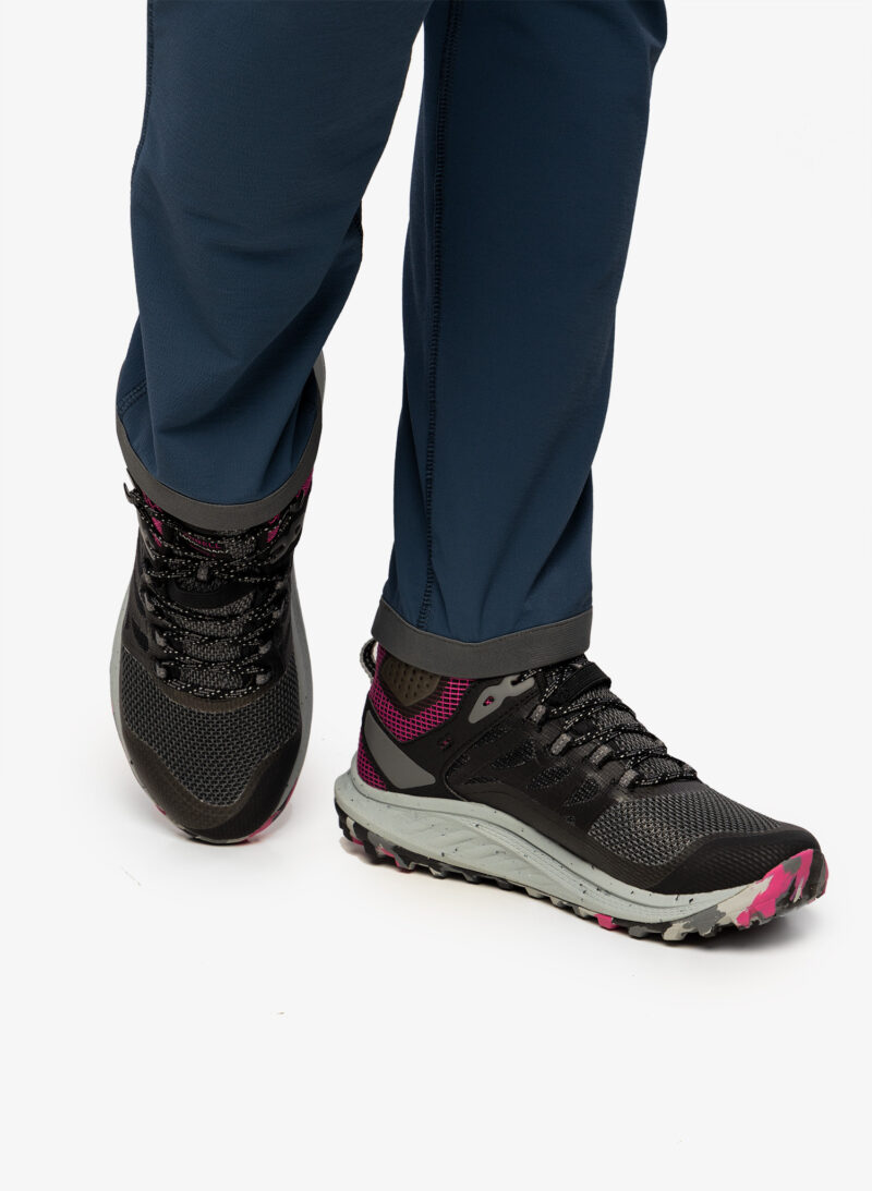 Cumpăra Pantofi drumetie femei Merrell Antora 3 Mid WP - black/fuchsia