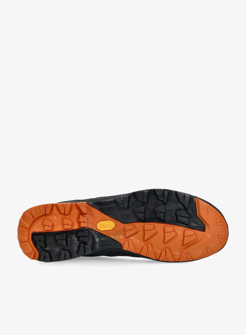 Pantofi outdoor barbati AKU Rock Dfs GTX - black/orange preţ