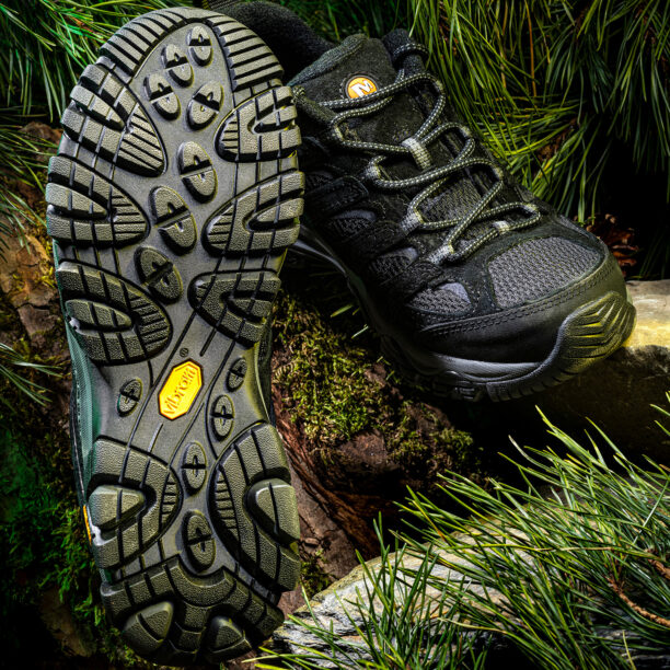 Pantofi outdoor barbati Merrell Moab 3 - black night preţ