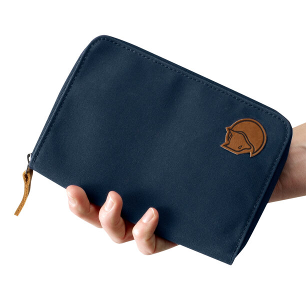 Preţ Portofel Fjallraven Passport Wallet - navy