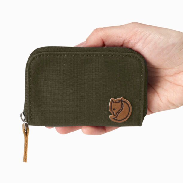 Preţ Portofel Fjallraven Zip Card Holder - dark olive