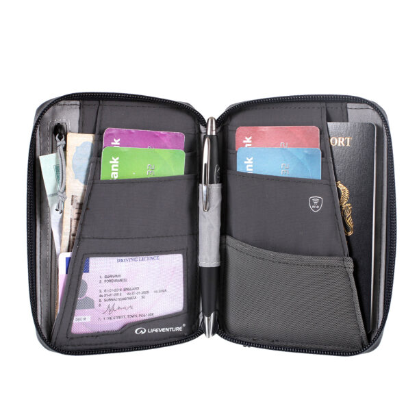 Preţ Portofel Lifeventure Recycled RFiD Mini Travel Wallet - navy blue