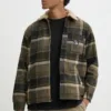 Quiksilver geacă cu aspect de cămașă Dna Sherpa Harrington culoarea maro