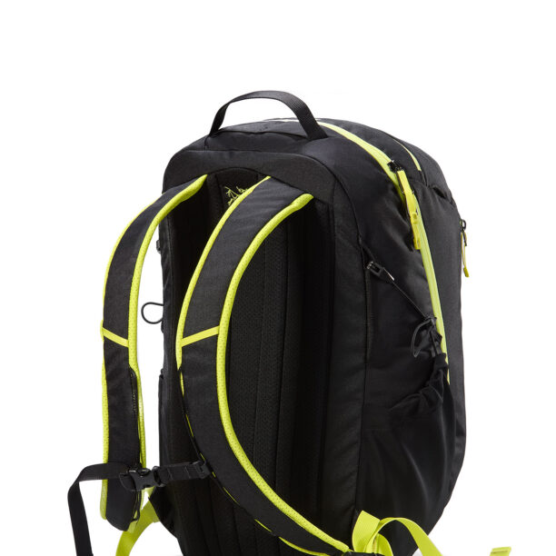 Rucsac Arcteryx Mantis 26 Backpack - black/euphoria preţ