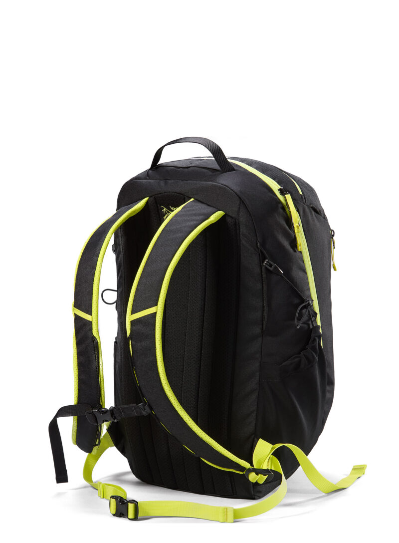 Rucsac Arcteryx Mantis 26 Backpack - black/euphoria preţ