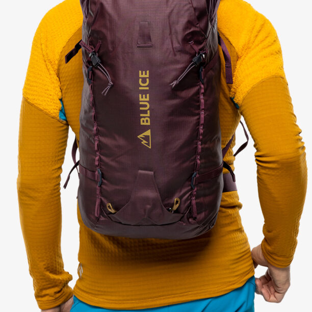 Rucsac alpinism Blue Ice Warthog 30L - winetasting preţ