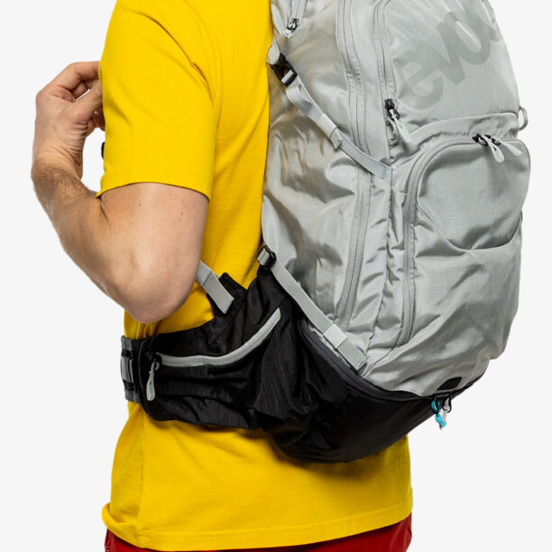 Rucsac ciclism Evoc Explorer Pro 30 - silver/carbon grey preţ