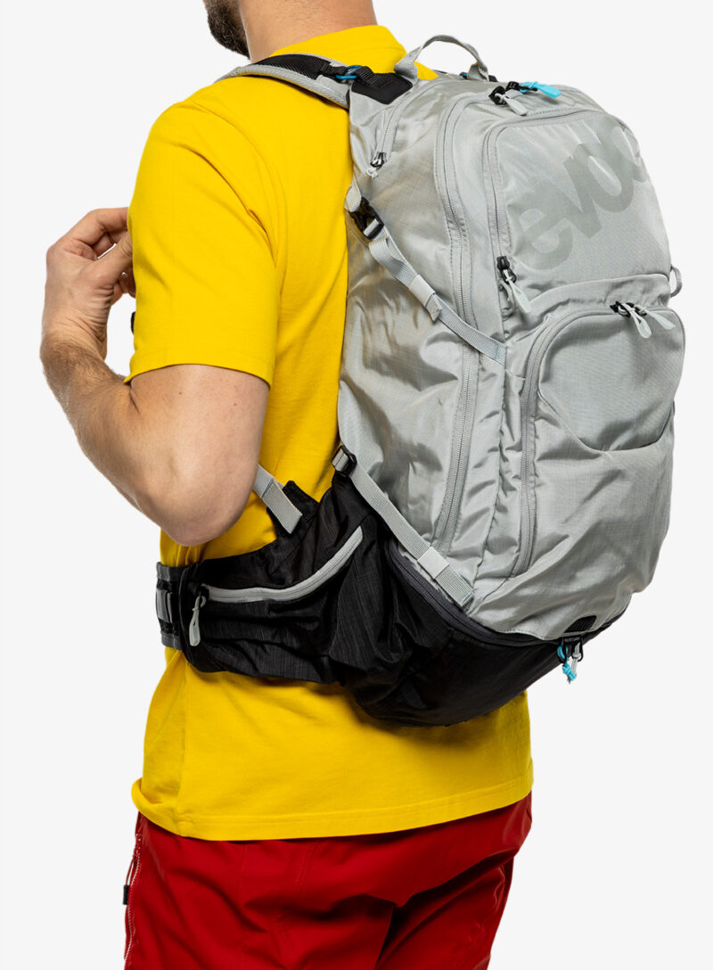 Rucsac ciclism Evoc Explorer Pro 30 - silver/carbon grey preţ