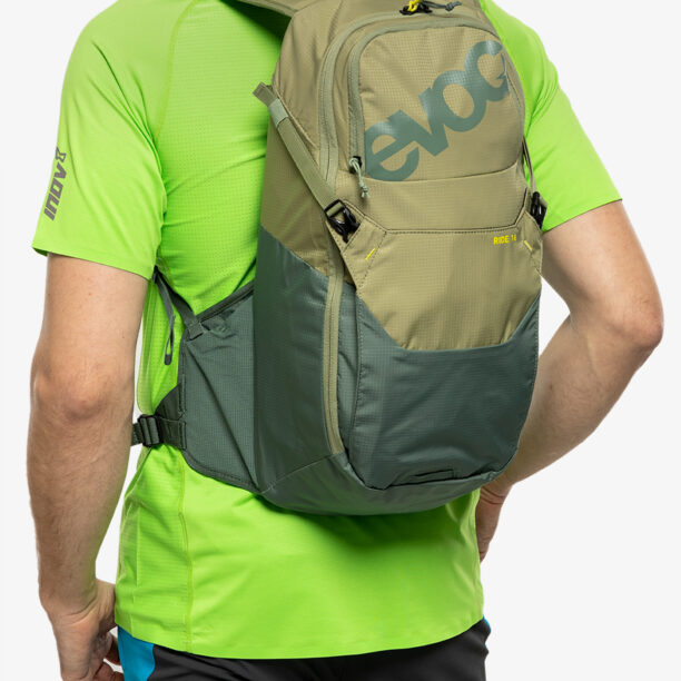 Rucsac ciclism Evoc Ride 16 - light olive/olive preţ