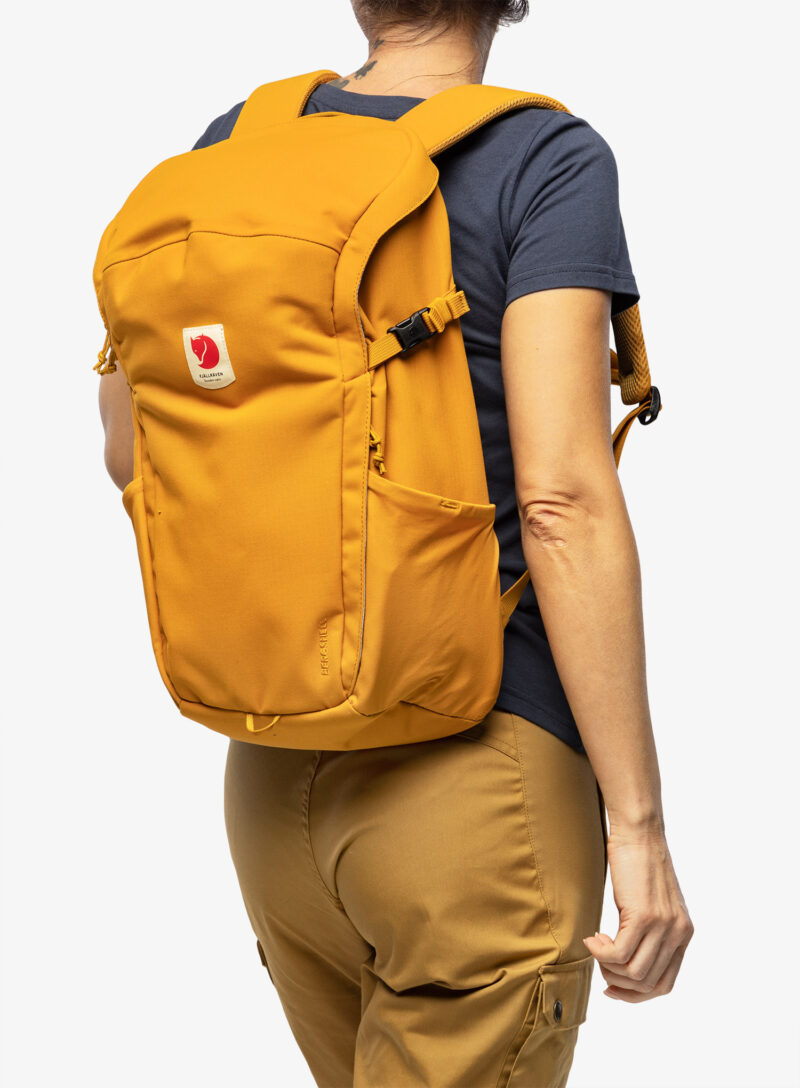 Rucsac de oras Fjallraven Ulvo 23 - red gold preţ