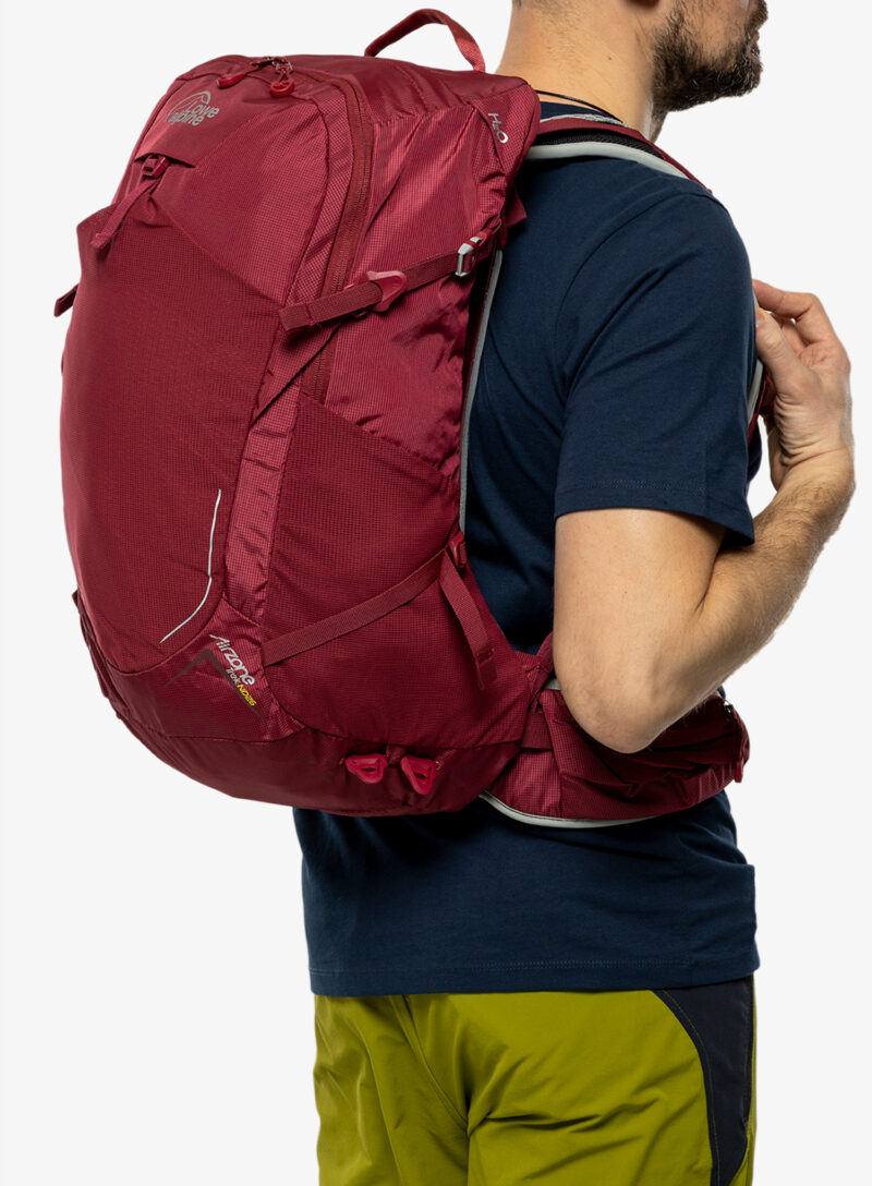 Rucsac drumetie cu plasa Lowe Alpine AirZone Trek ND 26 - raspberry preţ