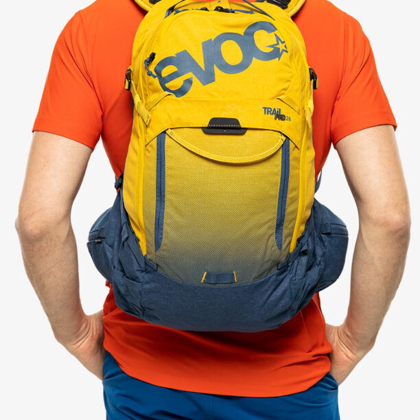 Rucsac enduro Evoc Trail Pro 26 - curry/denim preţ