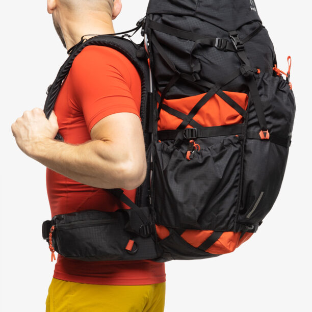 Preţ Rucsac trekking Haglofs L.I.M ZT 55 - true black/zenith red