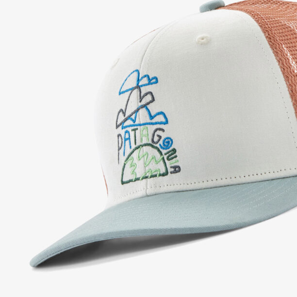 Șapcă pentru copii Patagonia Trucker Hat - clouds and earth birch white preţ