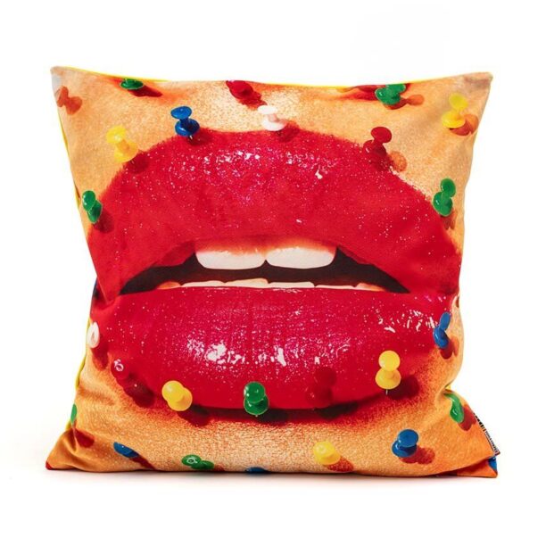 Seletti perna decorativa Cushion Mouth with Pins